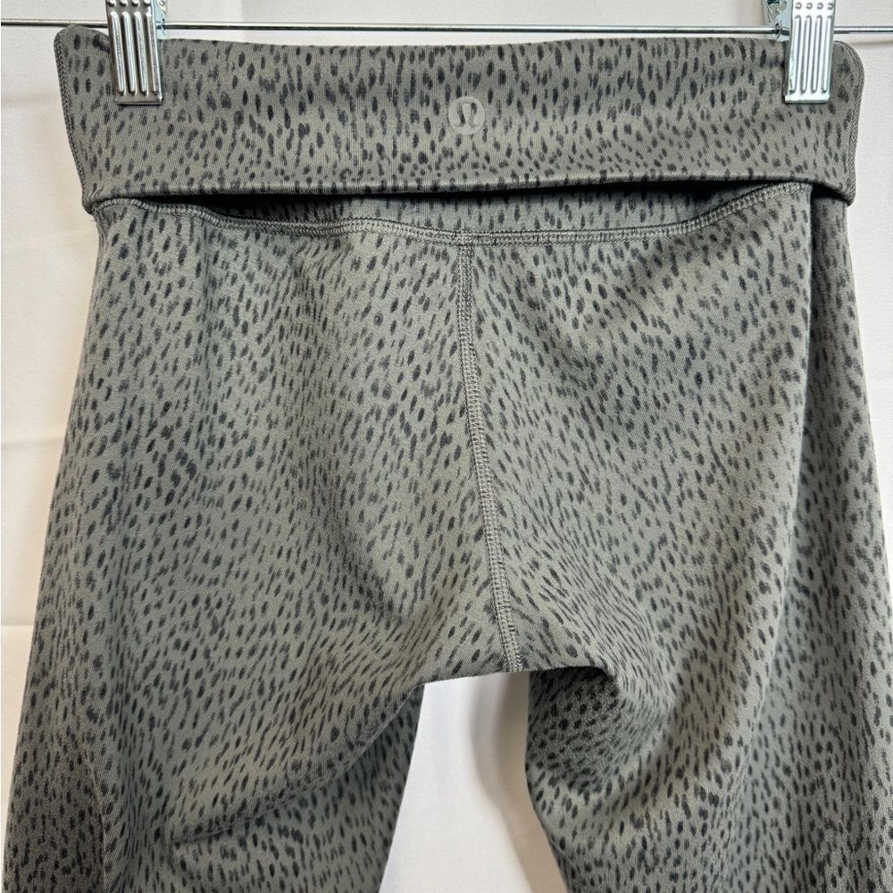 Lululemon Wunder Under Crop Grey - Picture 6 of 8